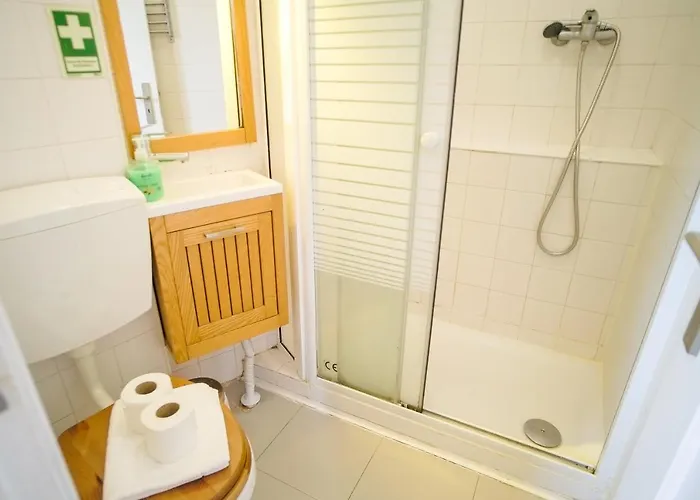 Alfama S. Pedro Typical *