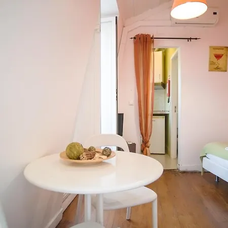 Alfama S. Pedro Typical Апартаменти Лісабон